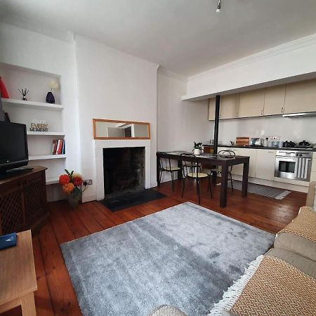 Lovely 2 Bedroom Flat In The Heart Of The City Edinburgh Eksteriør bilde