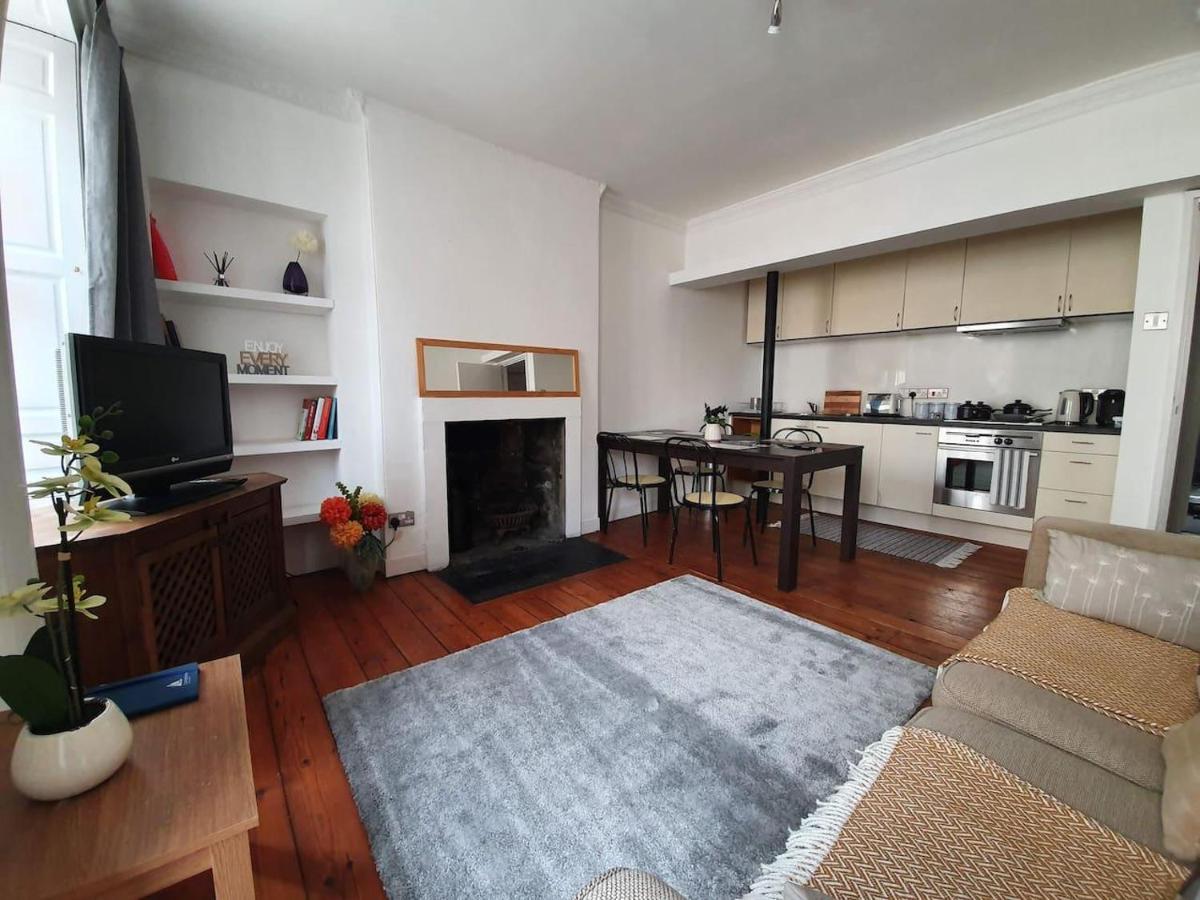 Lovely 2 Bedroom Flat In The Heart Of The City Edinburgh Eksteriør bilde